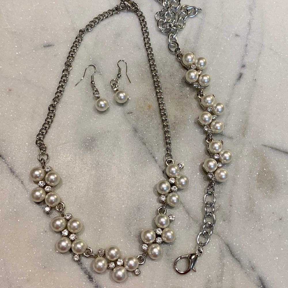 Paparazzi Necklace, Earrings & Bracelet